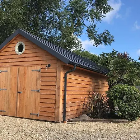 The Potting Shed * סנט אוסטל